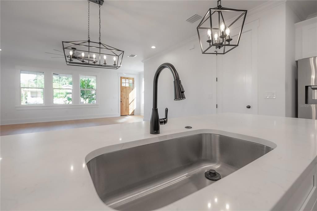 待售: $785,745 (4 贝兹, 3 浴室, 2485 平方英尺)