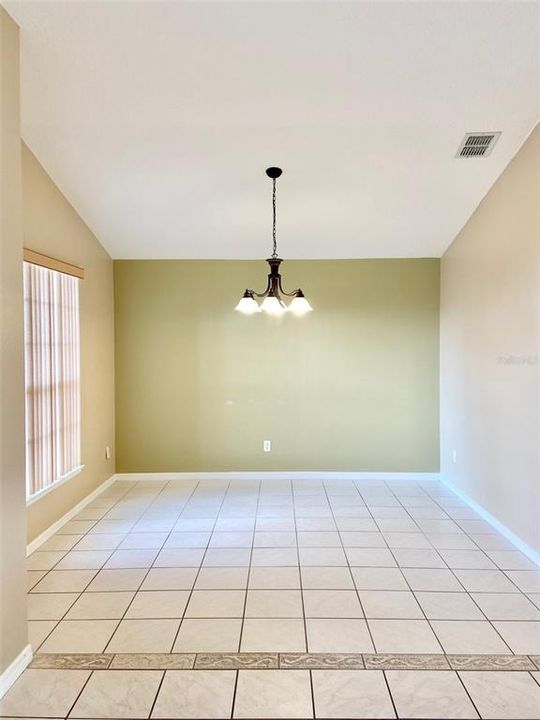 For Rent: $2,250 (3 beds, 2 baths, 1789 Square Feet)