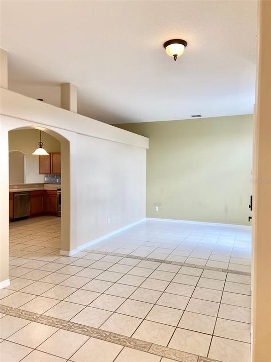 For Rent: $2,250 (3 beds, 2 baths, 1789 Square Feet)