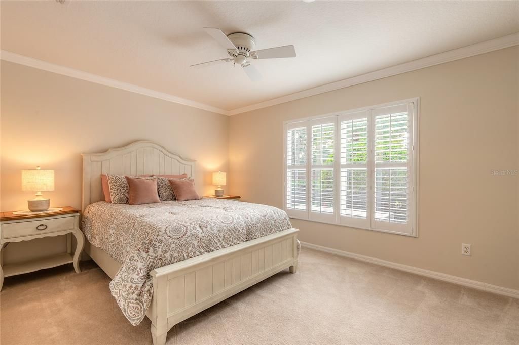 En Venta: $1,037,000 (4 camas, 3 baños, 2818 Pies cuadrados)