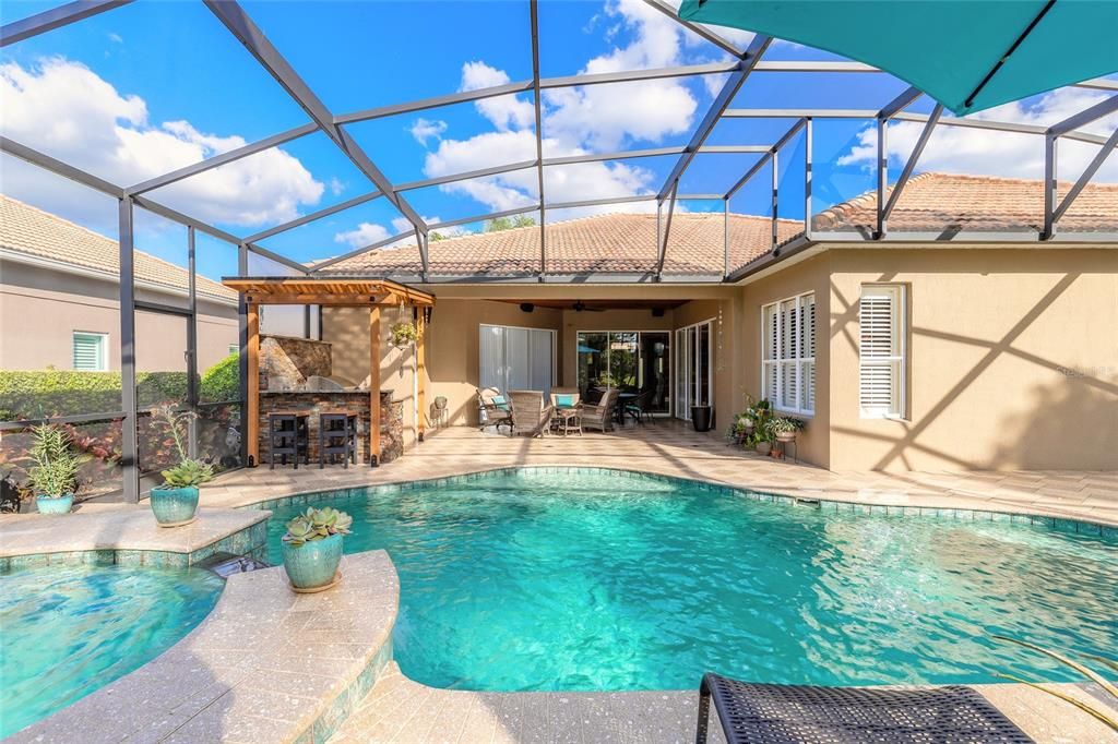 En Venta: $1,037,000 (4 camas, 3 baños, 2818 Pies cuadrados)