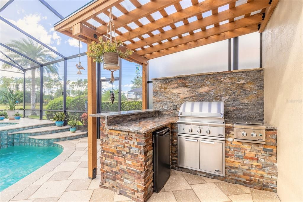 En Venta: $1,037,000 (4 camas, 3 baños, 2818 Pies cuadrados)