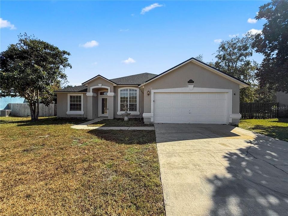 Recently Rented: $2,295 (3 beds, 2 baths, 1905 Square Feet)