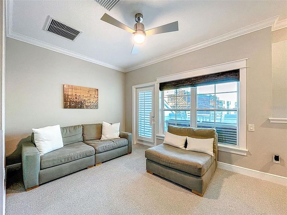 En Venta: $1,199,900 (4 camas, 3 baños, 2236 Pies cuadrados)