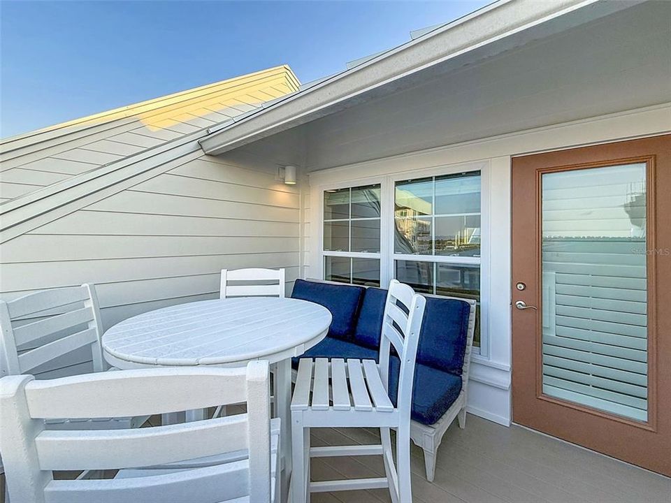 En Venta: $1,199,900 (4 camas, 3 baños, 2236 Pies cuadrados)