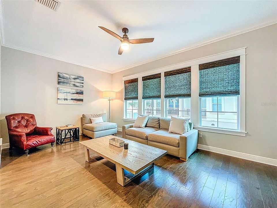 En Venta: $1,199,900 (4 camas, 3 baños, 2236 Pies cuadrados)