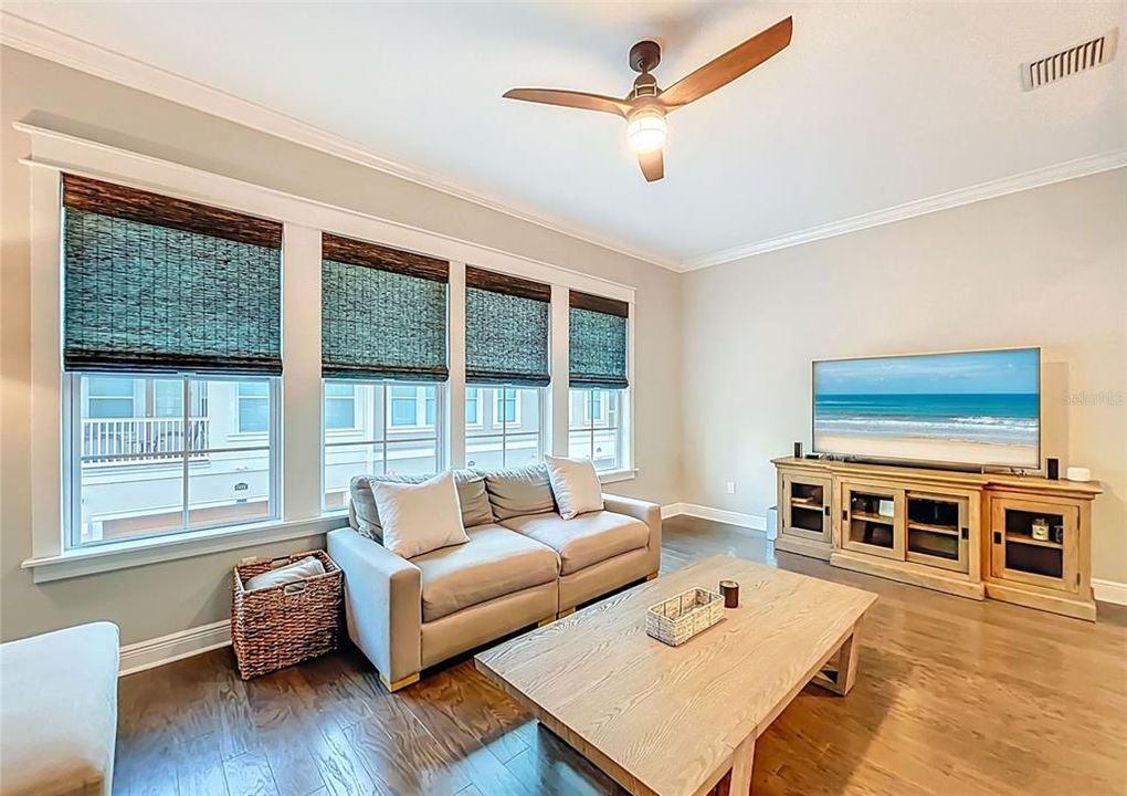 En Venta: $1,199,900 (4 camas, 3 baños, 2236 Pies cuadrados)