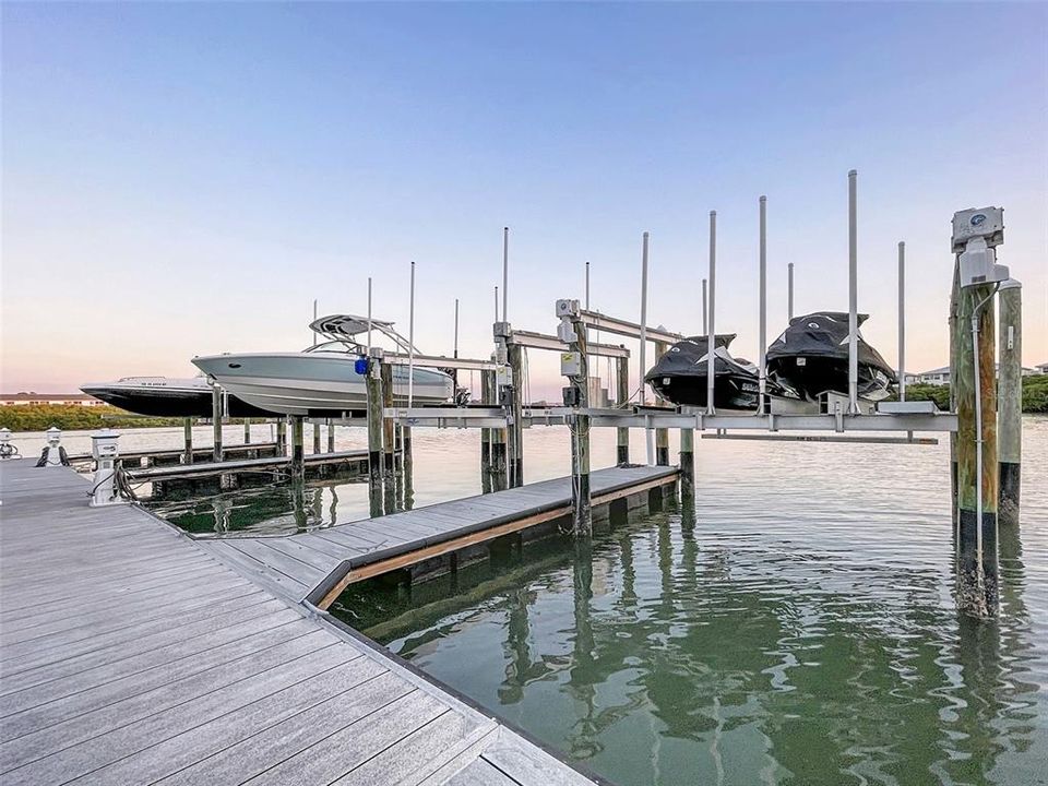 En Venta: $1,199,900 (4 camas, 3 baños, 2236 Pies cuadrados)