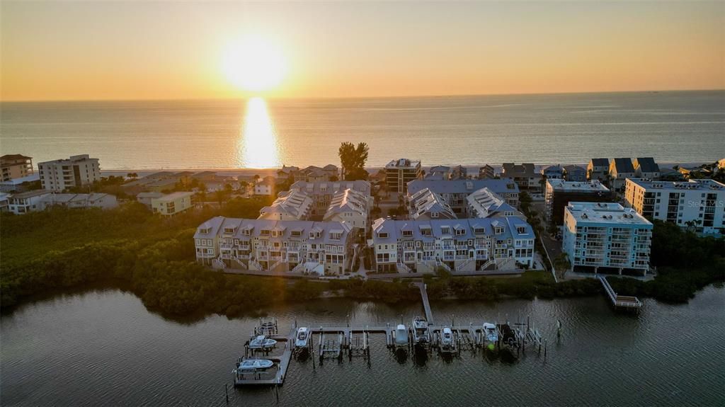 En Venta: $1,199,900 (4 camas, 3 baños, 2236 Pies cuadrados)