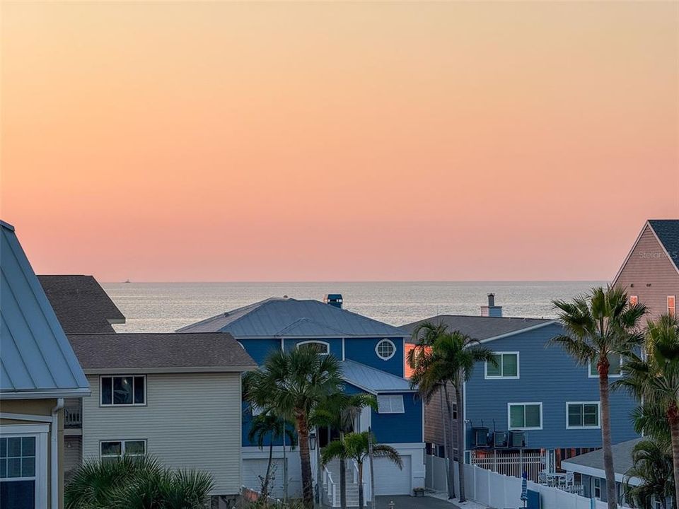 En Venta: $1,199,900 (4 camas, 3 baños, 2236 Pies cuadrados)