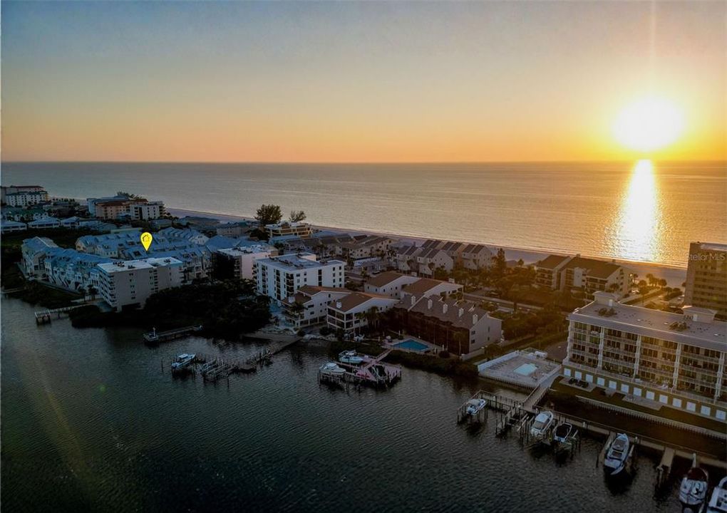 En Venta: $1,199,900 (4 camas, 3 baños, 2236 Pies cuadrados)