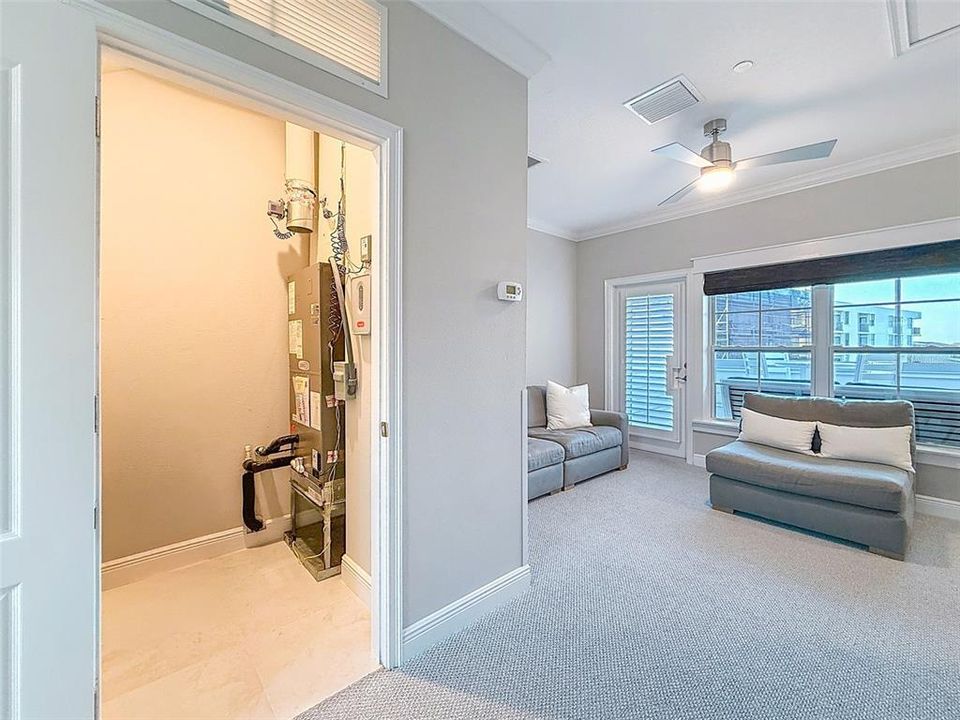 En Venta: $1,199,900 (4 camas, 3 baños, 2236 Pies cuadrados)