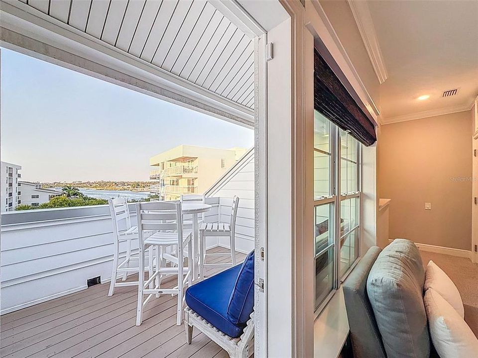 En Venta: $1,199,900 (4 camas, 3 baños, 2236 Pies cuadrados)