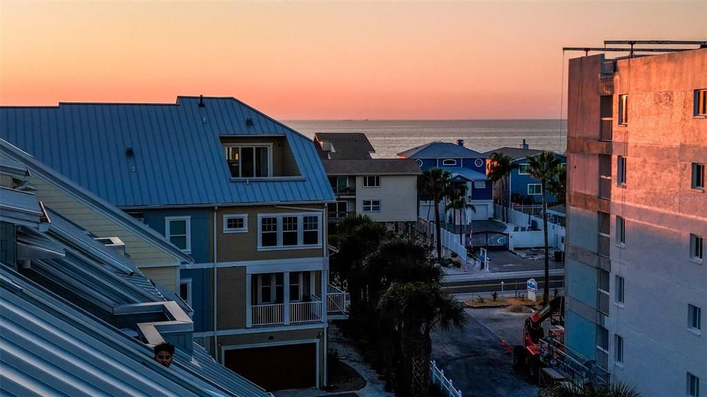 En Venta: $1,199,900 (4 camas, 3 baños, 2236 Pies cuadrados)