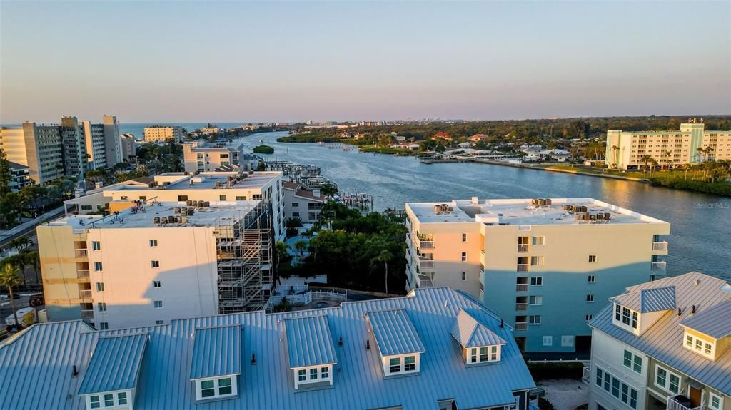 En Venta: $1,199,900 (4 camas, 3 baños, 2236 Pies cuadrados)