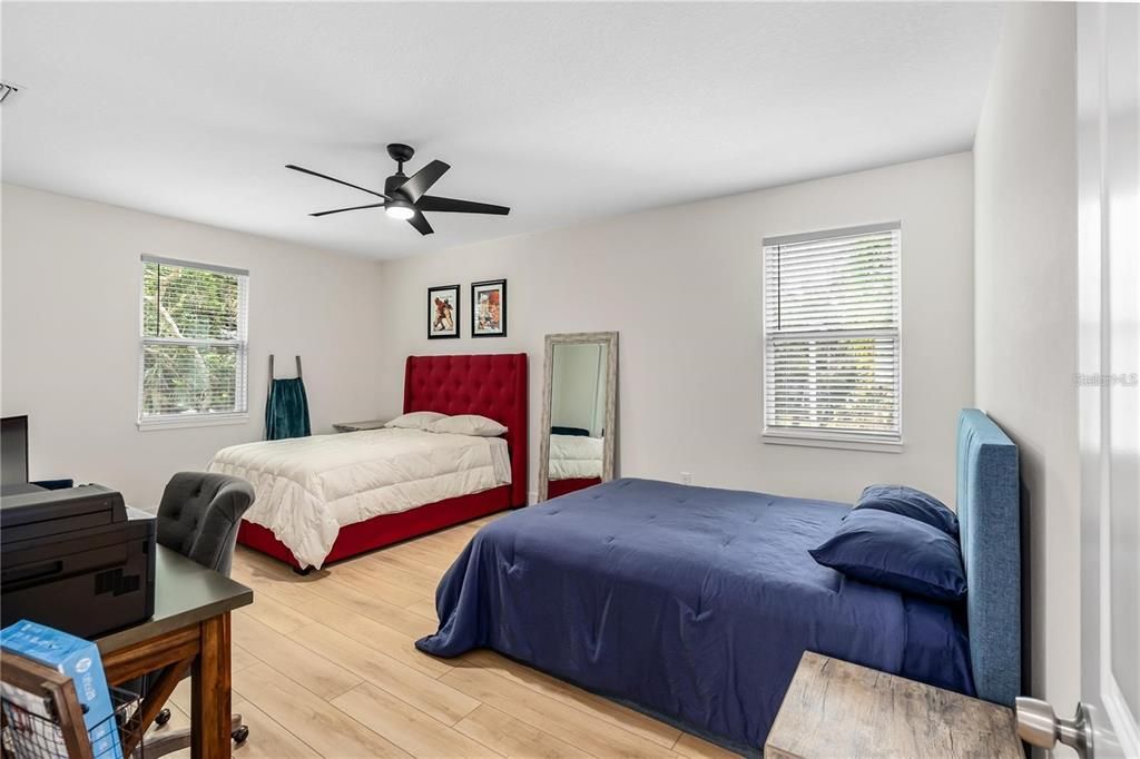 出租: $5,000 (3 贝兹, 2 浴室, 1963 平方英尺)