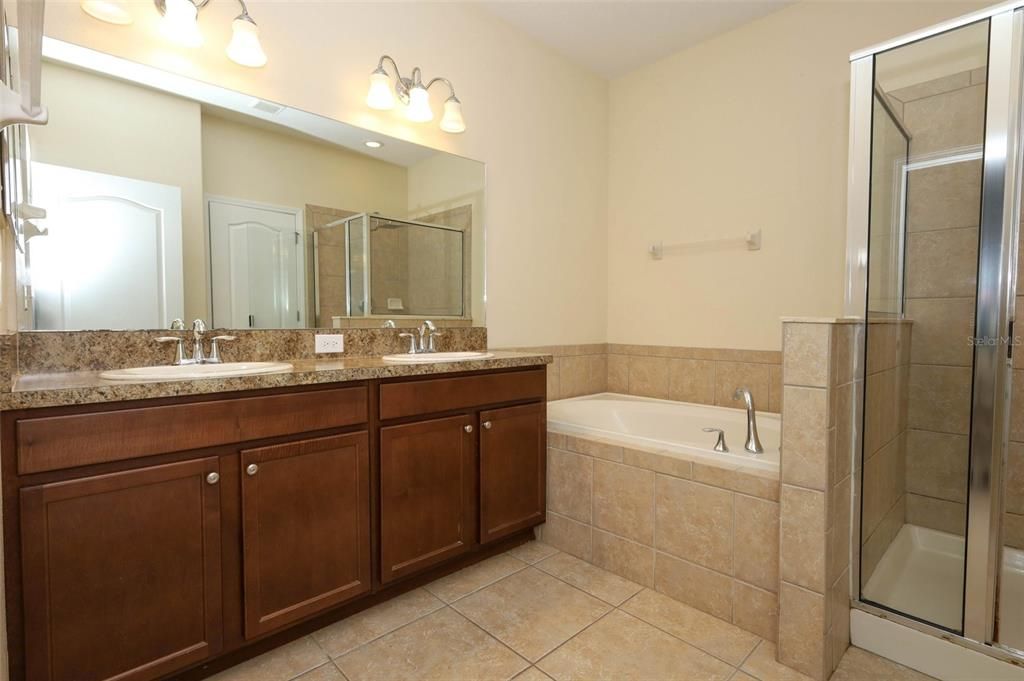 For Sale: $399,000 (3 beds, 2 baths, 1920 Square Feet)