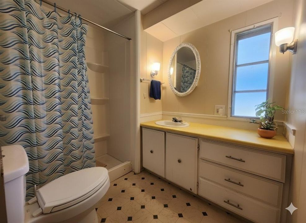 На продажу: $68,999 (1 спален, 1 ванн, 616 Квадратных фут)