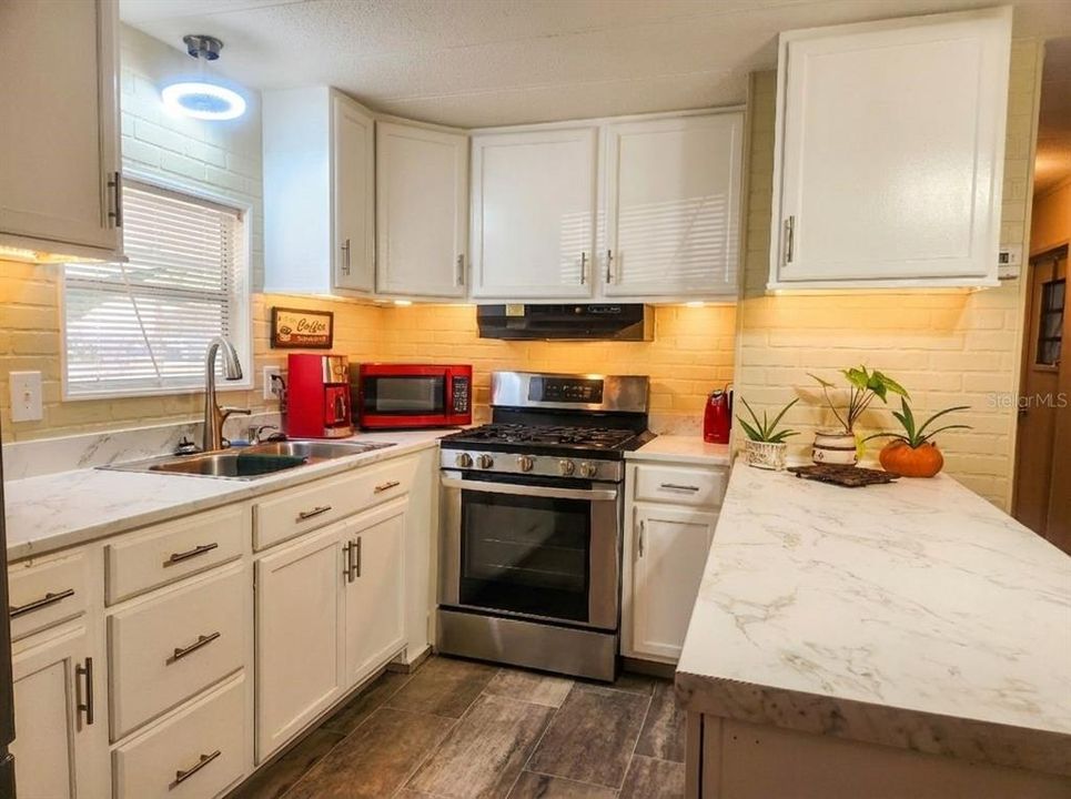 На продажу: $68,999 (1 спален, 1 ванн, 616 Квадратных фут)