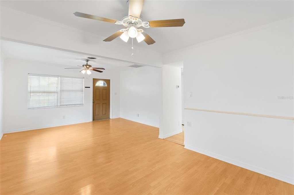 出租: $2,200 (3 贝兹, 1 浴室, 1122 平方英尺)