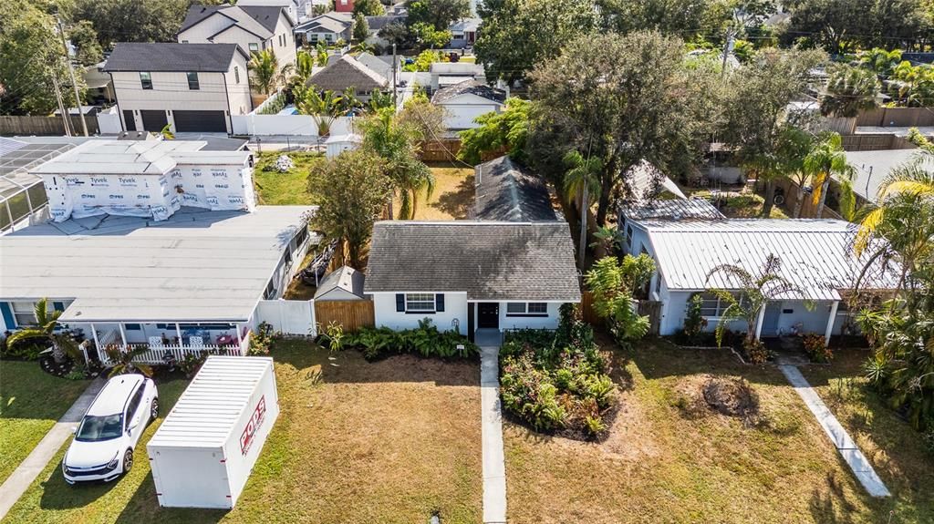 出租: $2,200 (3 贝兹, 1 浴室, 1122 平方英尺)