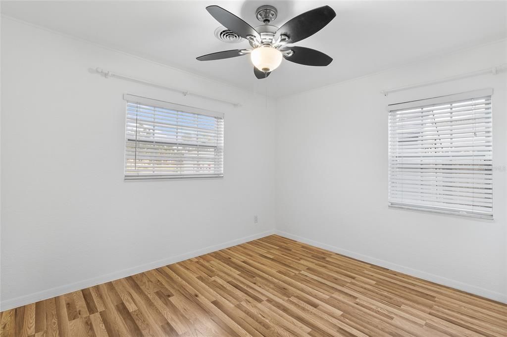 出租: $2,200 (3 贝兹, 1 浴室, 1122 平方英尺)