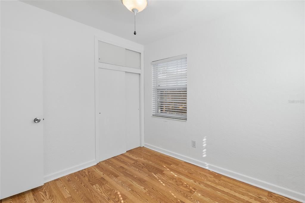 出租: $2,200 (3 贝兹, 1 浴室, 1122 平方英尺)