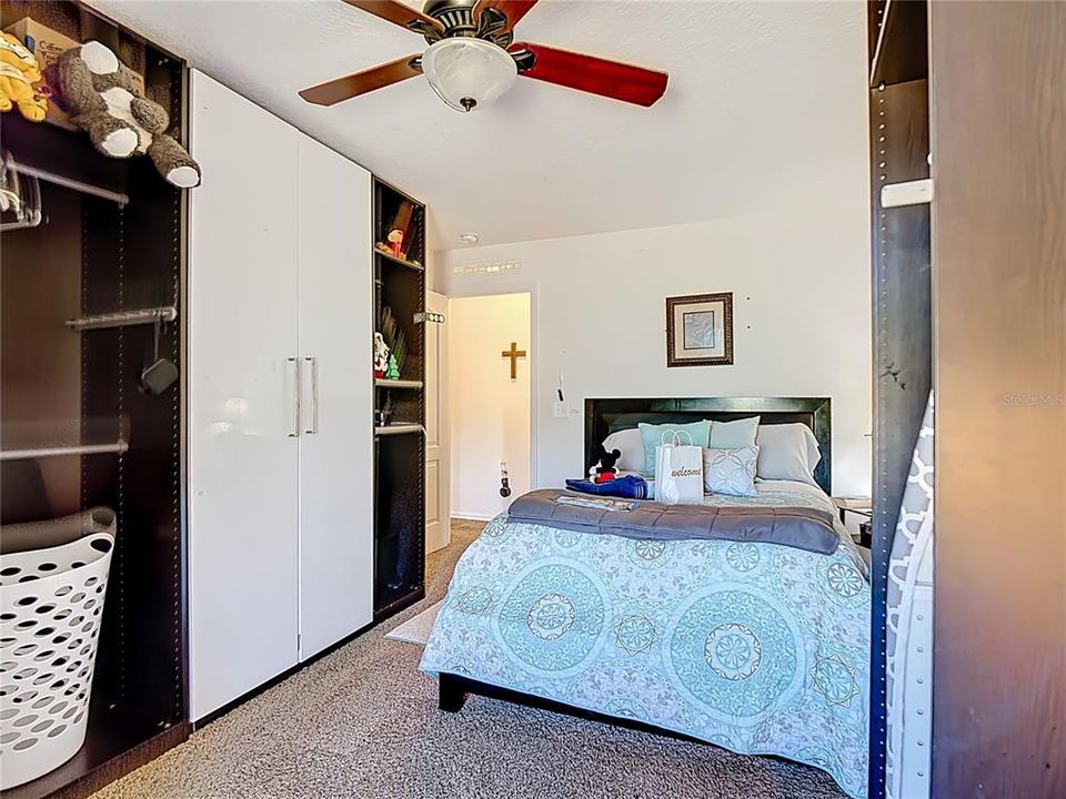 For Sale: $419,990 (5 beds, 4 baths, 3040 Square Feet)