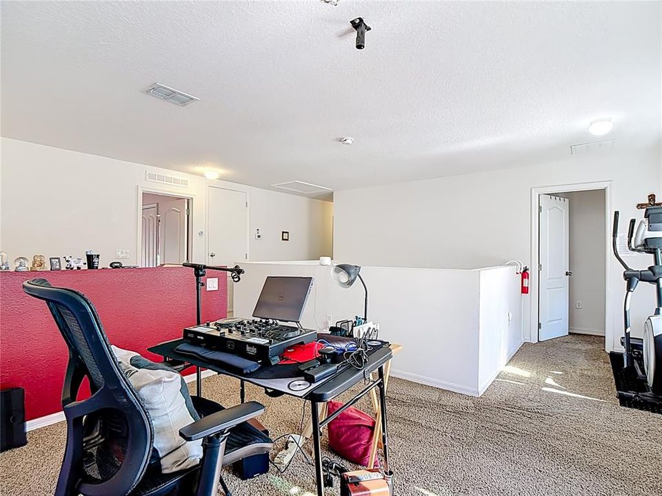 For Sale: $419,990 (5 beds, 4 baths, 3040 Square Feet)