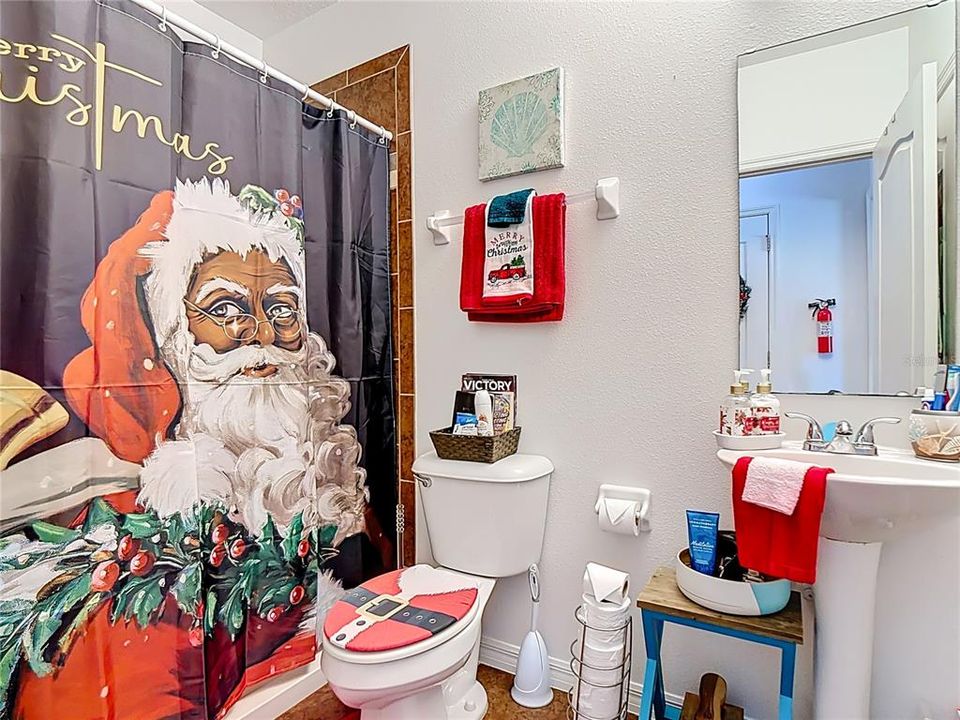 For Sale: $419,990 (5 beds, 4 baths, 3040 Square Feet)