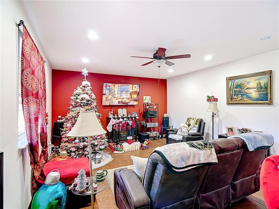 For Sale: $419,990 (5 beds, 4 baths, 3040 Square Feet)