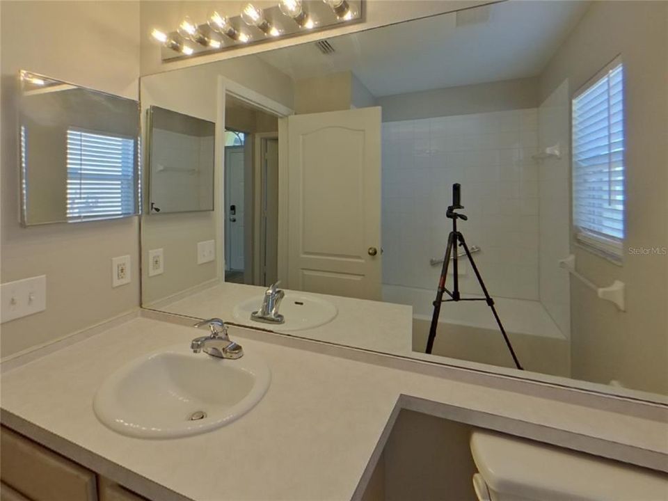 For Rent: $2,069 (3 beds, 2 baths, 1629 Square Feet)