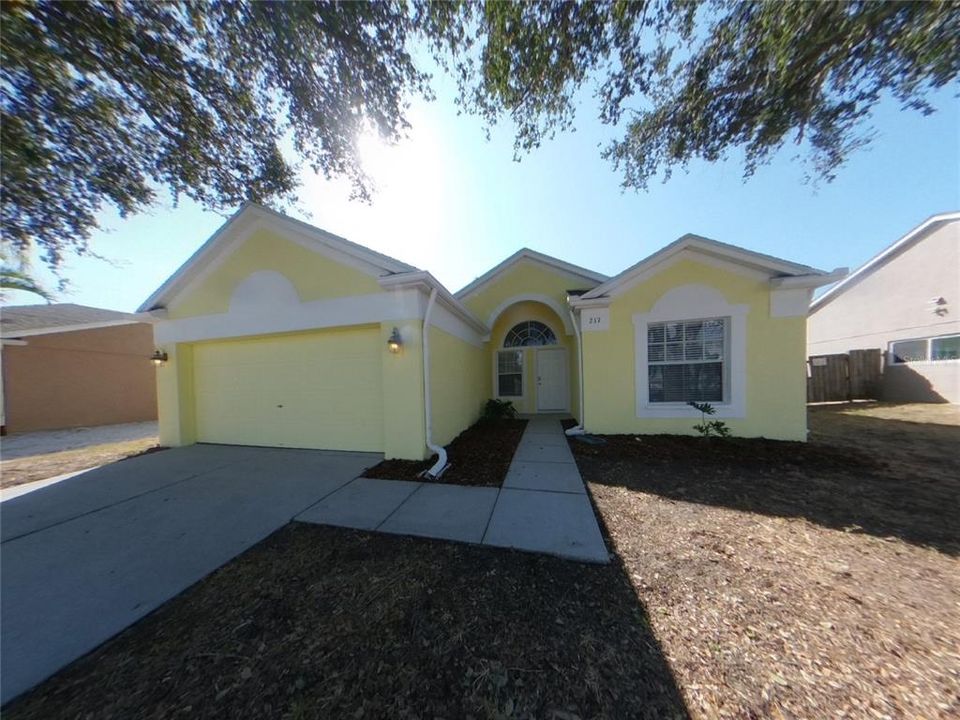 For Rent: $2,069 (3 beds, 2 baths, 1629 Square Feet)