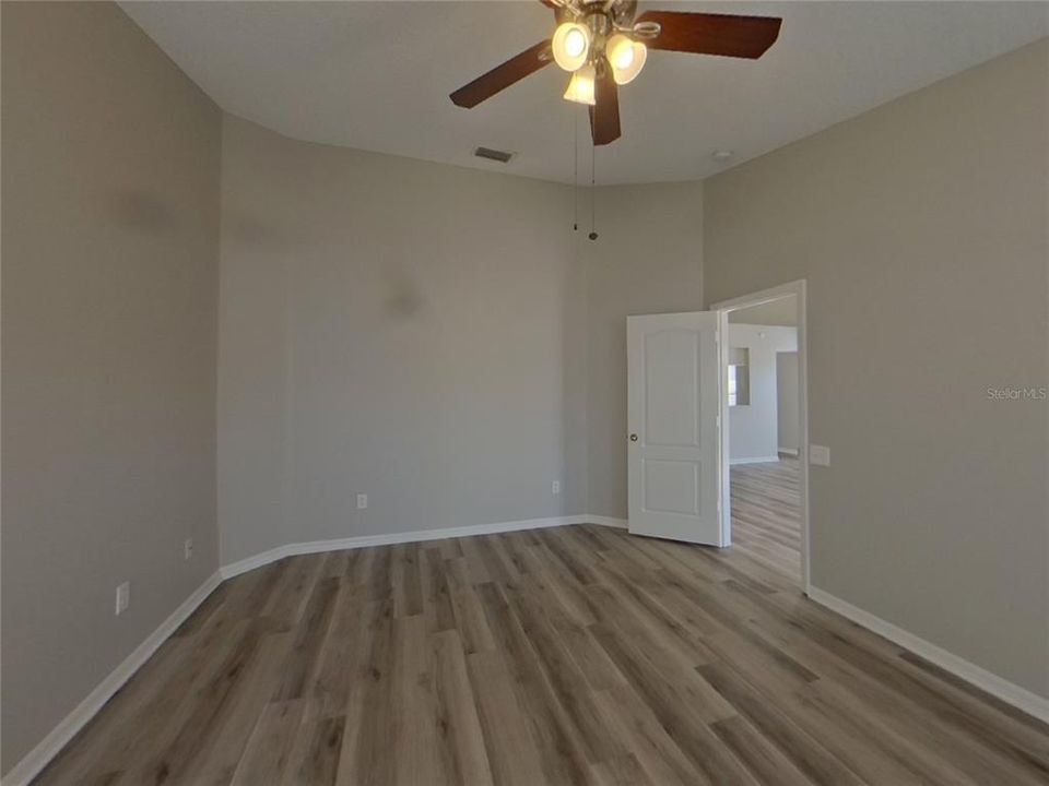 For Rent: $2,069 (3 beds, 2 baths, 1629 Square Feet)