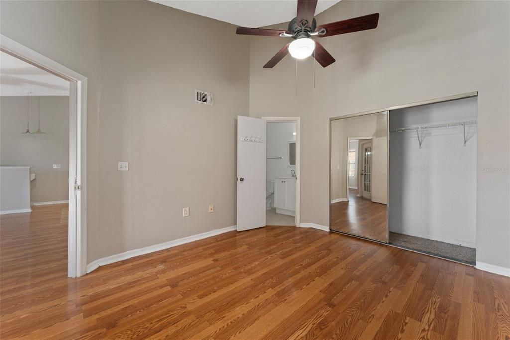 For Rent: $1,500 (2 beds, 2 baths, 932 Square Feet)