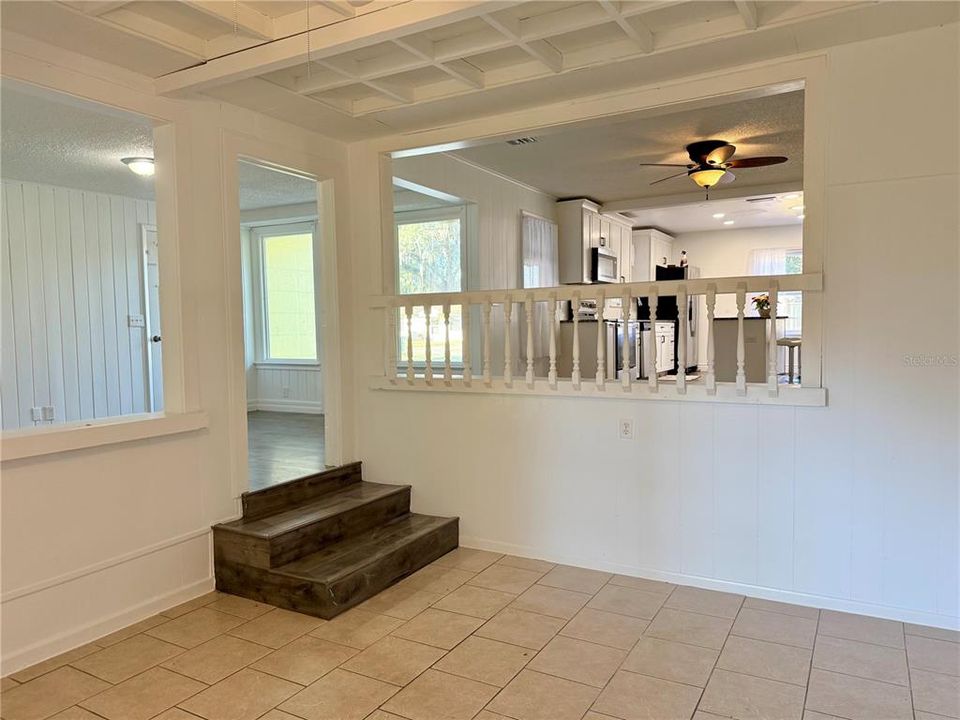 For Sale: $265,000 (3 beds, 2 baths, 1569 Square Feet)