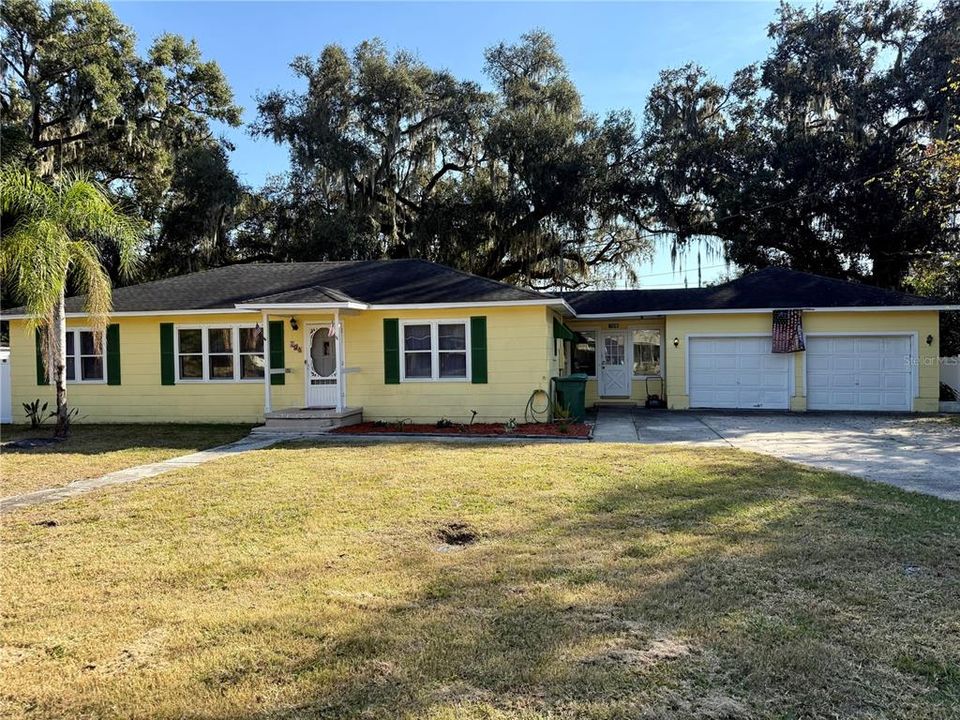 For Sale: $265,000 (3 beds, 2 baths, 1569 Square Feet)