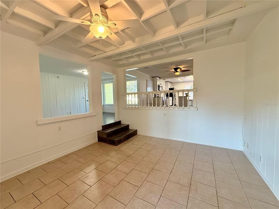 For Sale: $265,000 (3 beds, 2 baths, 1569 Square Feet)