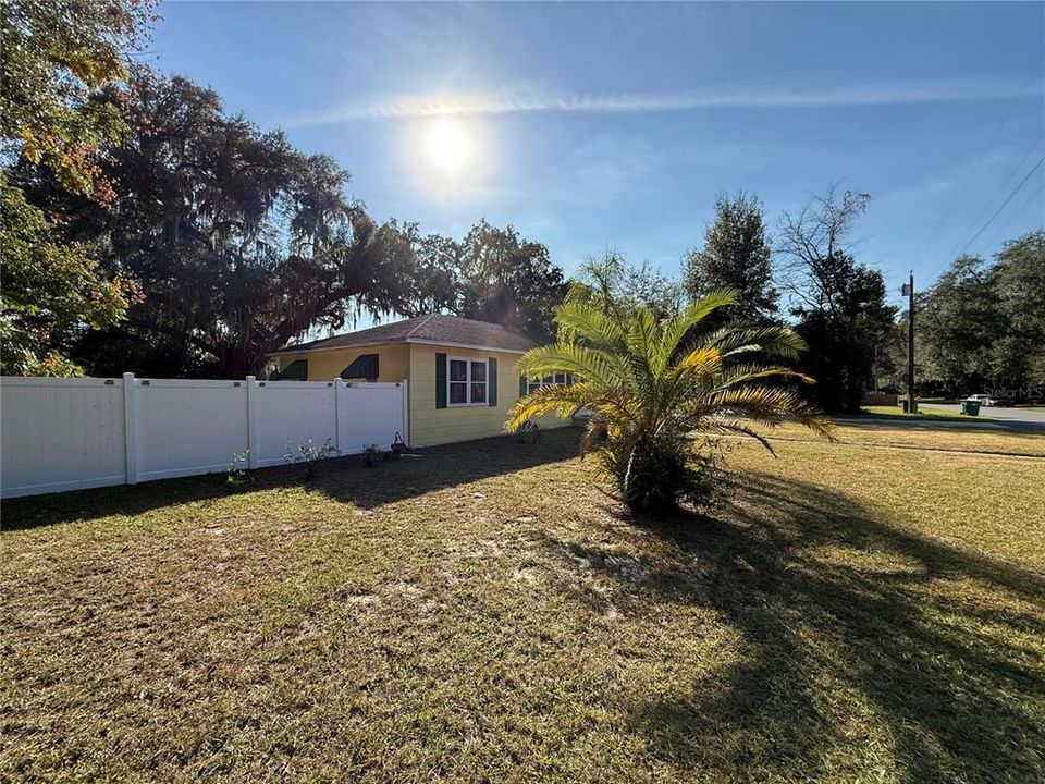 For Sale: $265,000 (3 beds, 2 baths, 1569 Square Feet)