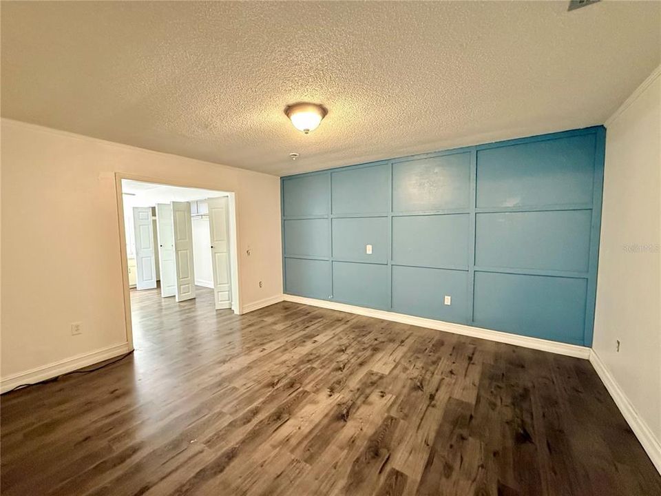 For Sale: $265,000 (3 beds, 2 baths, 1569 Square Feet)