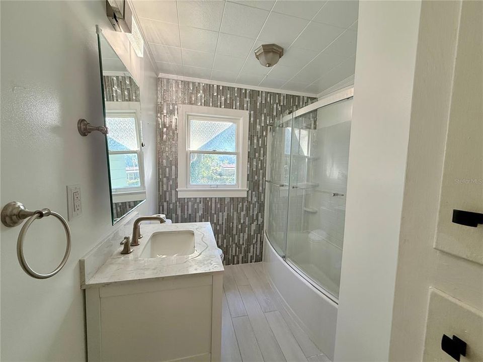 For Sale: $265,000 (3 beds, 2 baths, 1569 Square Feet)