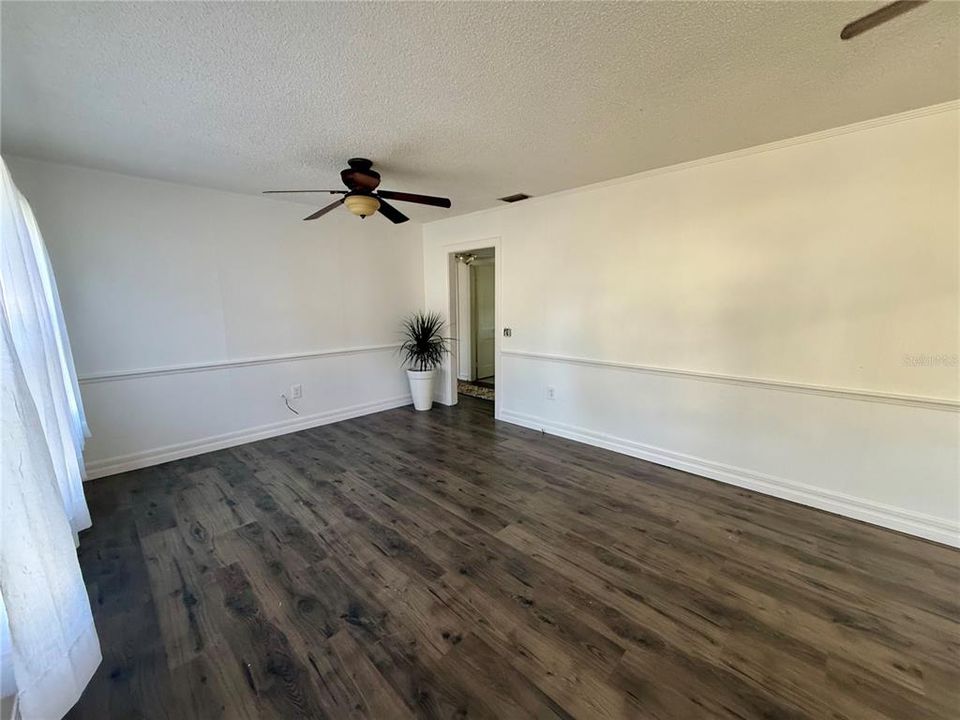 For Sale: $265,000 (3 beds, 2 baths, 1569 Square Feet)