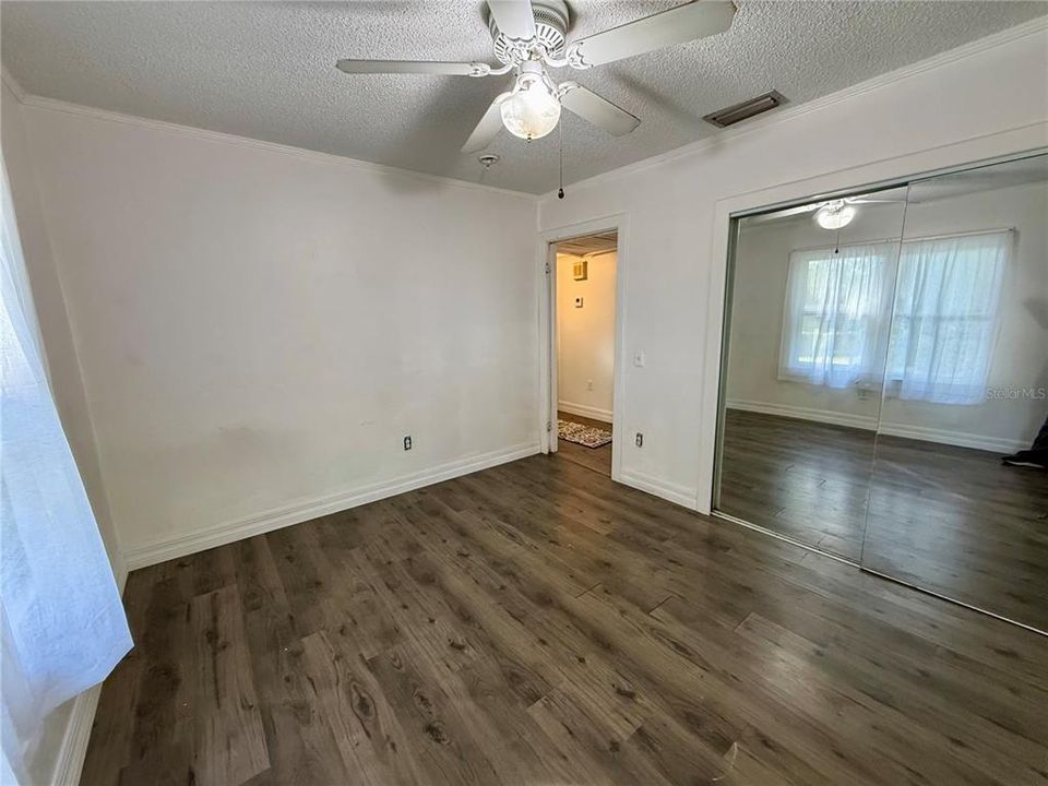 For Sale: $265,000 (3 beds, 2 baths, 1569 Square Feet)