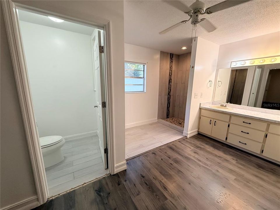 For Sale: $265,000 (3 beds, 2 baths, 1569 Square Feet)