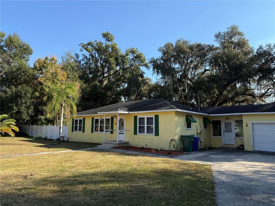 For Sale: $265,000 (3 beds, 2 baths, 1569 Square Feet)