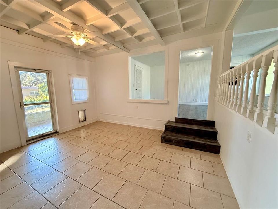 For Sale: $265,000 (3 beds, 2 baths, 1569 Square Feet)