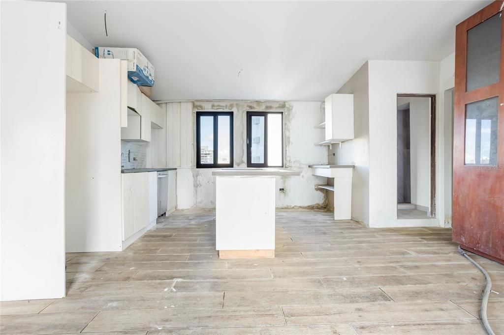 На продажу: $1,100,000 (9 спален, 6 ванн, 4800 Квадратных фут)