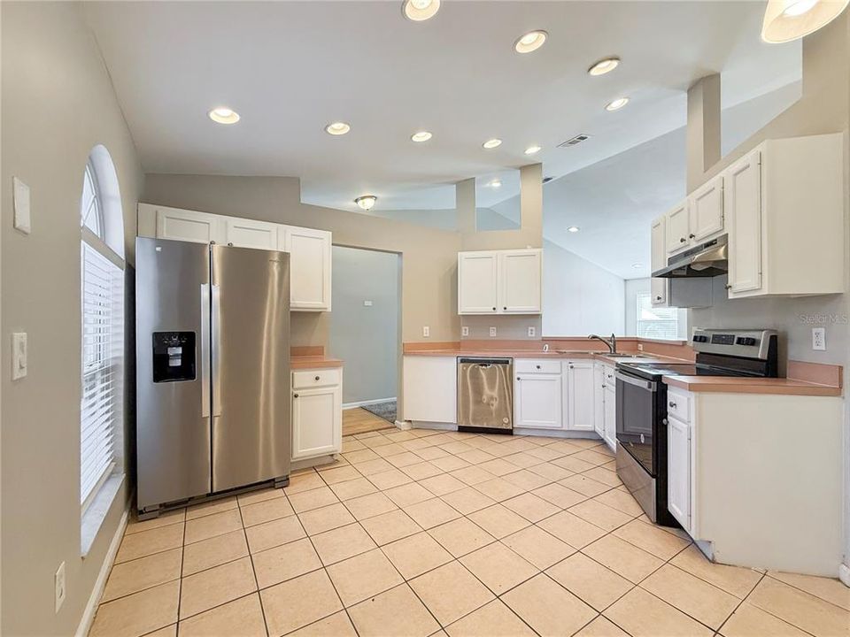 出租: $1,895 (3 贝兹, 2 浴室, 1436 平方英尺)