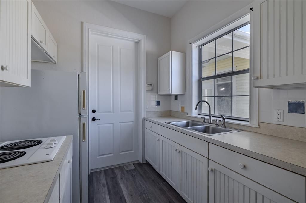 En Venta: $650,000 (4 camas, 3 baños, 2621 Pies cuadrados)