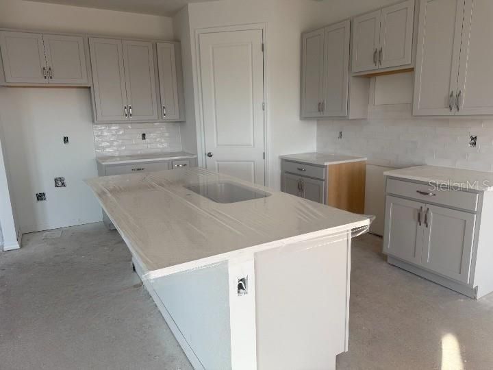 待售: $519,990 (4 贝兹, 2 浴室, 2403 平方英尺)